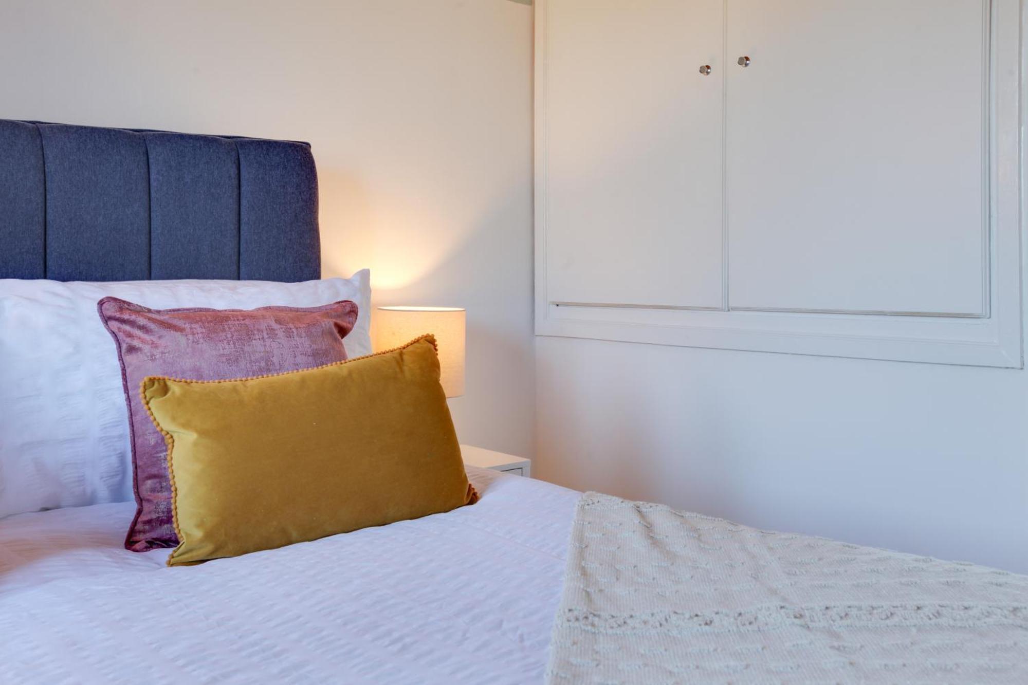 Cosy Two Bedroom House - Chelmsford - Free Parking And Wifi Kültér fotó