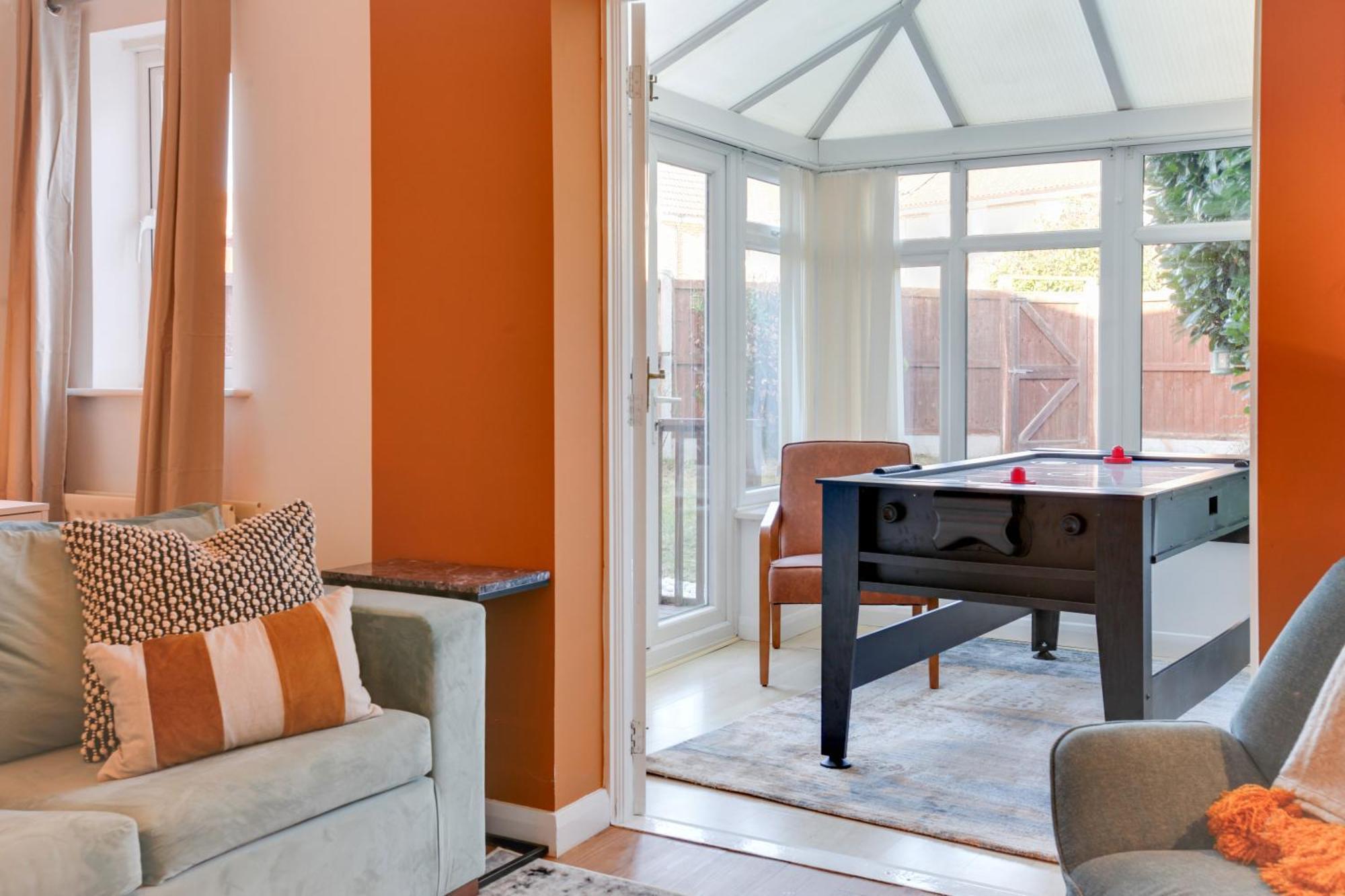 Cosy Two Bedroom House - Chelmsford - Free Parking And Wifi Kültér fotó