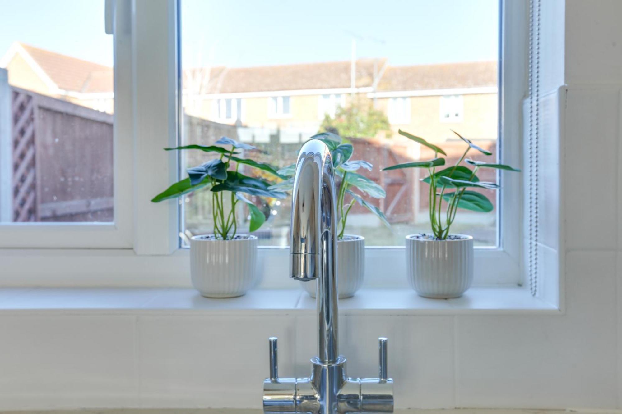 Cosy Two Bedroom House - Chelmsford - Free Parking And Wifi Kültér fotó