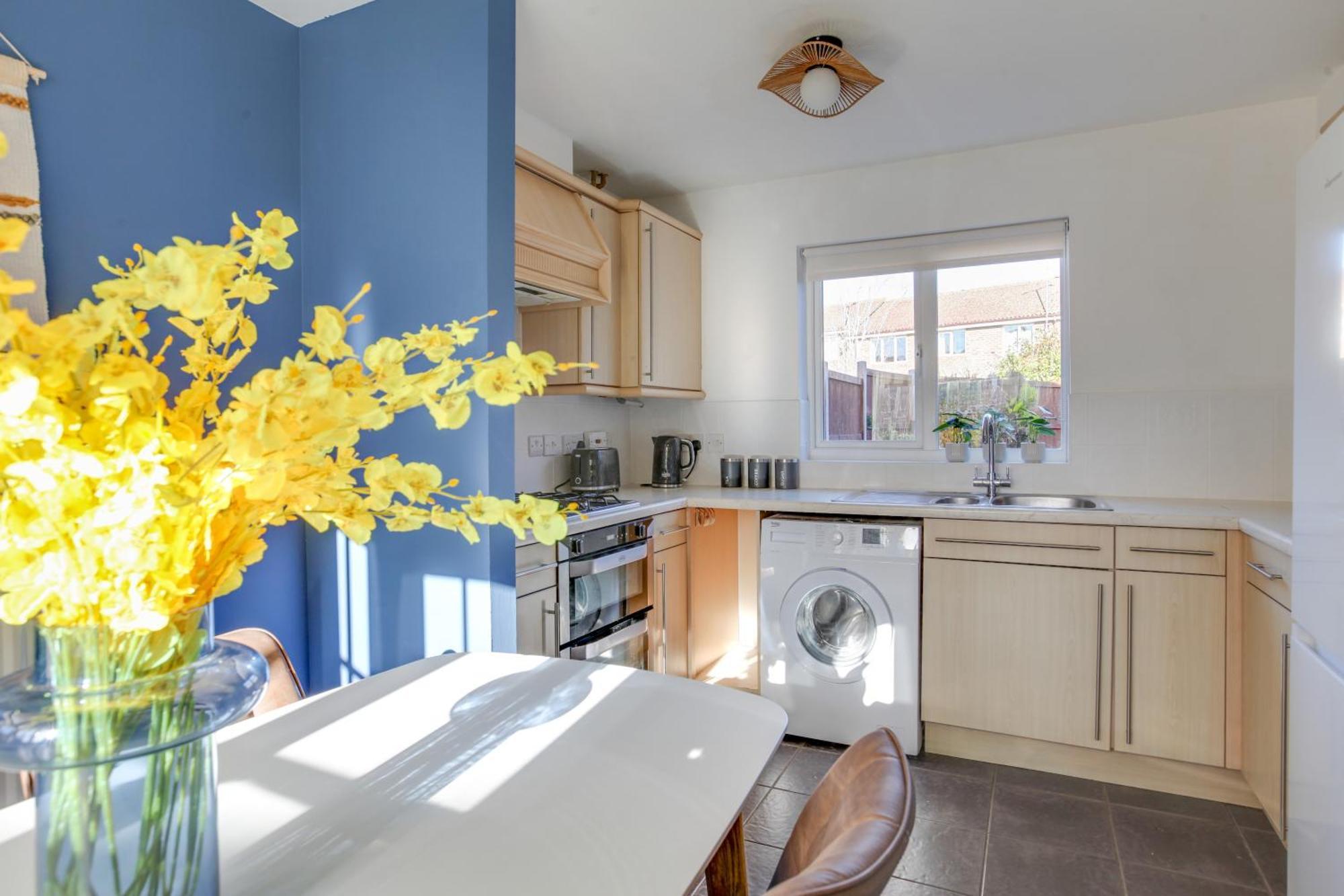 Cosy Two Bedroom House - Chelmsford - Free Parking And Wifi Kültér fotó