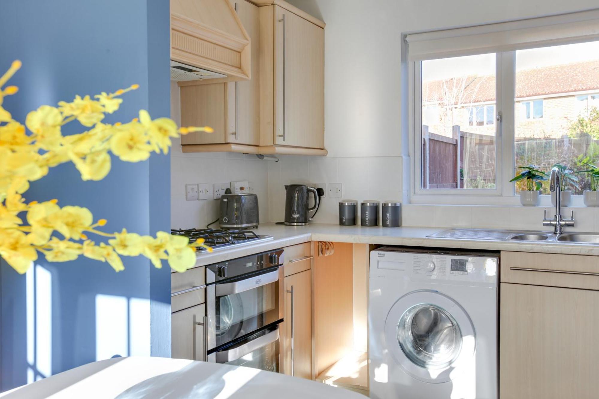 Cosy Two Bedroom House - Chelmsford - Free Parking And Wifi Kültér fotó